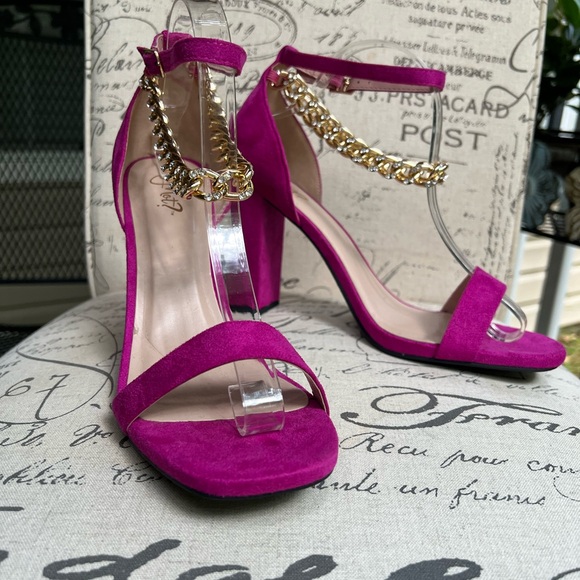 y-not? Shoes - Y-not? Fuchsia Gold Chain High Heels (Never Worn)